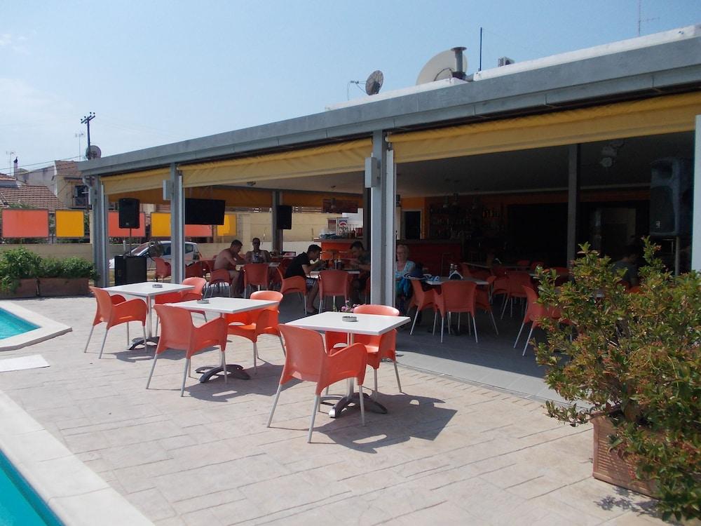 Kavos Central Gardens Exterior photo