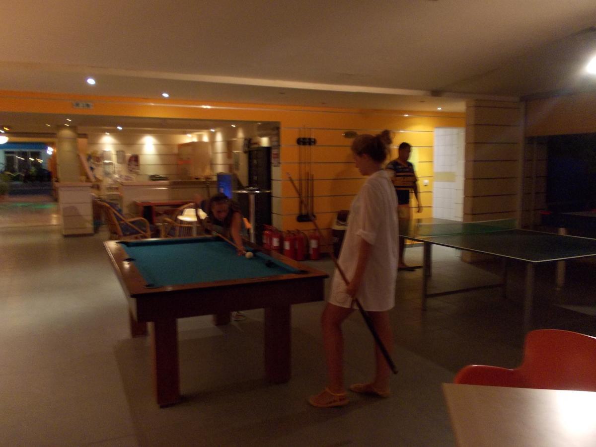 Kavos Central Gardens Exterior photo