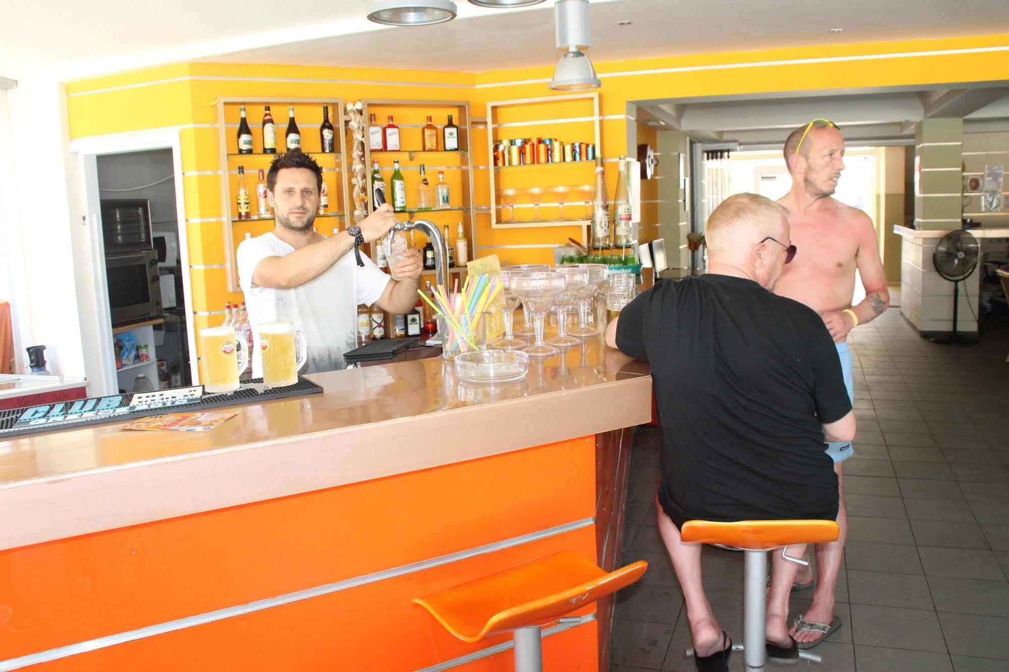 Kavos Central Gardens Exterior photo