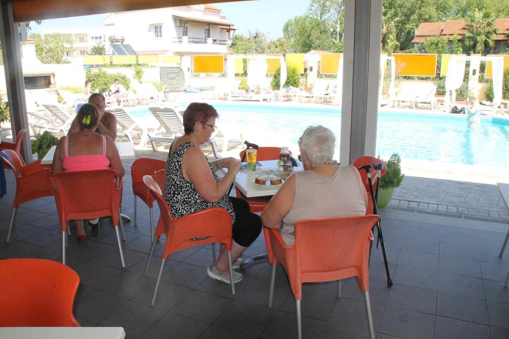 Kavos Central Gardens Exterior photo